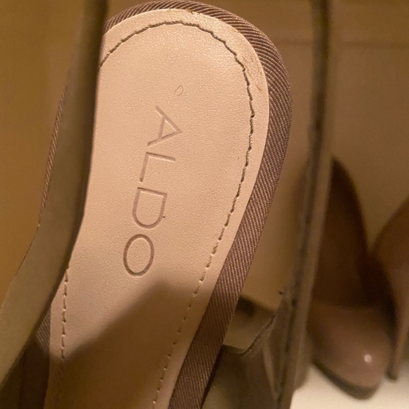 Round-Toe Platform Heels - Picture 4 of 4